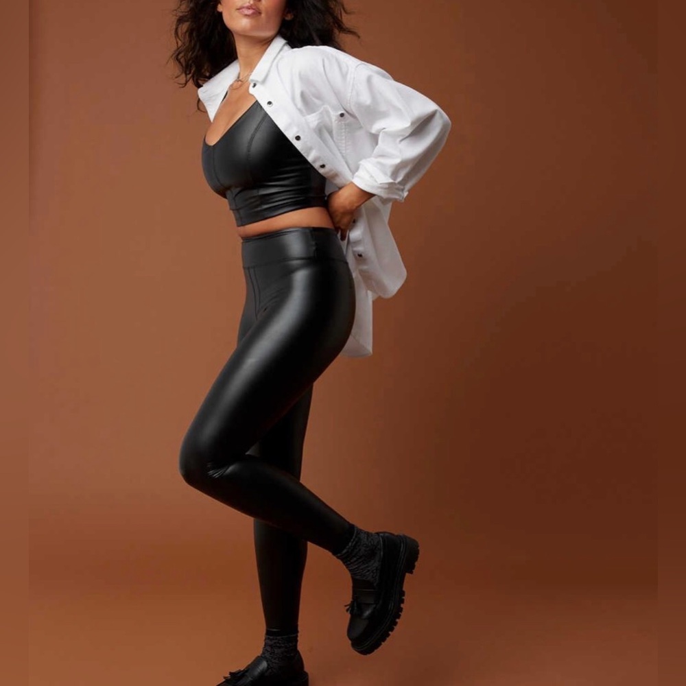 Offline by Aerie Real Luxe Faux Leather SMALL SHORT Leggings